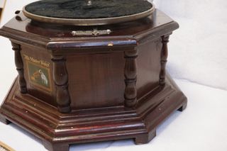 Gramófono His Master's Voice Octogonal Madera