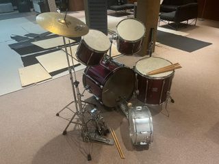 Batería Pearl Export + Platos Paiste 302