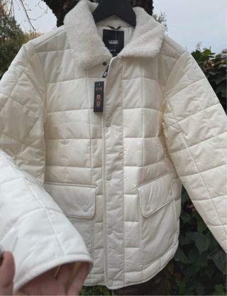 Abrigo Vans blanco acolchado