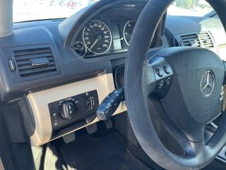 Mercedes-Benz Clase A Etiqueta B