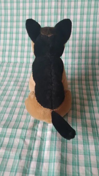 Peluche perro marrón y negro