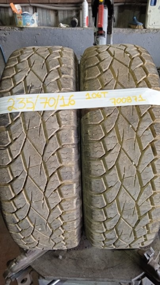 NEUMATICO 235/70/16 106T