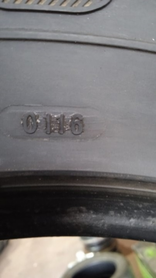 NEUMATICO 235/70/16 106T