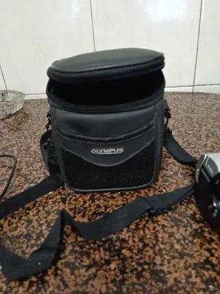 Cámara Olympus Negra y Plateada no envíos