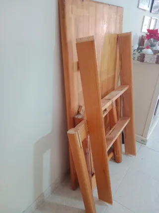 Mesa de comedor rústica de madera