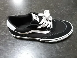 Zapatillas Vans Negras y Blancas