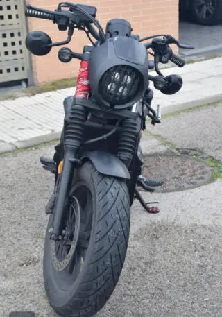 Honda Rebel 500 Negra/Azul customizada del 2021