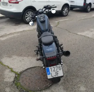 Honda Rebel 500 Negra/Azul customizada del 2021