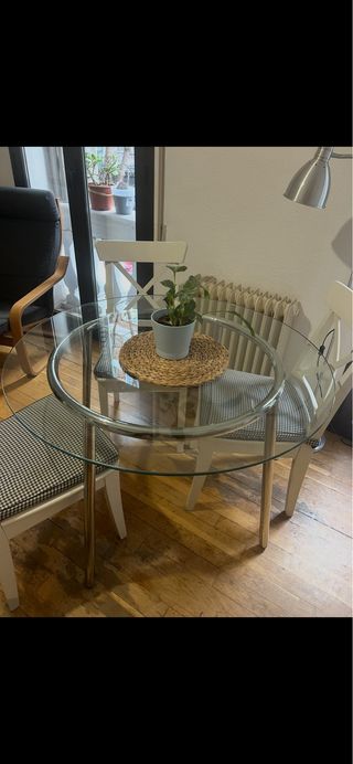 Mesa redonda de comedor con 3 sillas