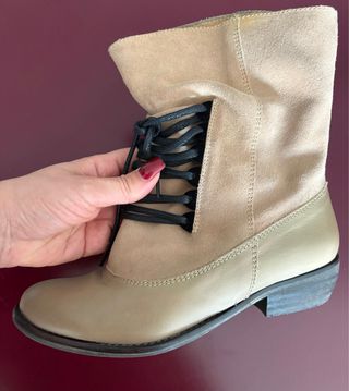 Botines Cuple Beige y Negro Talla 37