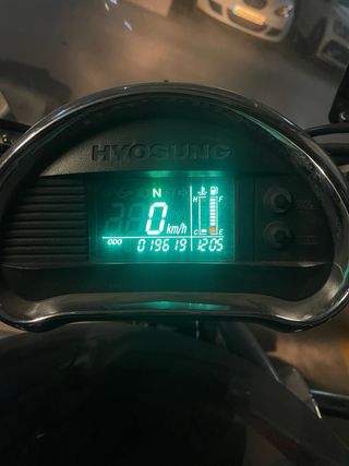 Hyosung Aquila 650 Custom