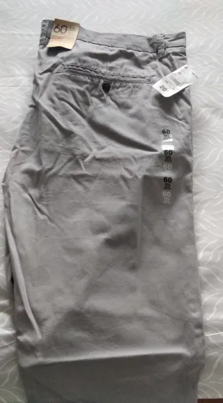 Pantalón chino Kiabi gris talla 60