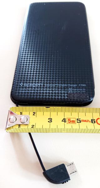 Power bank Spigen F706L 5000 mAh e lampada LED USB