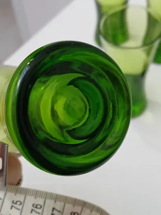 Bicchieri da liquore vintage verdi