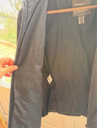 Chaqueta impermeable MNG negra