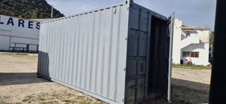 Contenedor marítimo azul