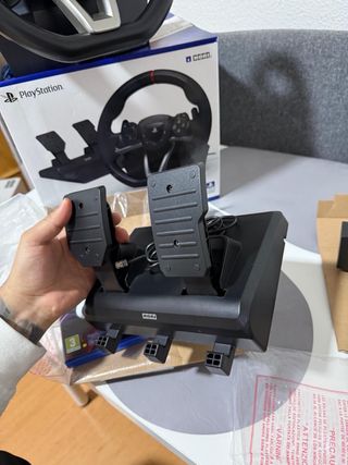 Volante PS5 y Pedales RWA Hori