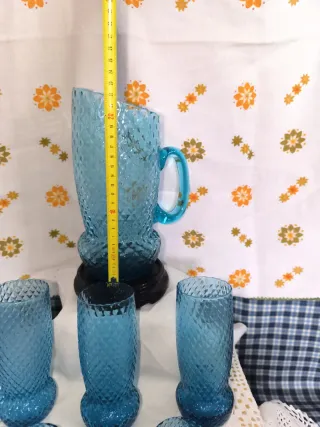 Jarra y 6 vasos de cristal azul vista alegre