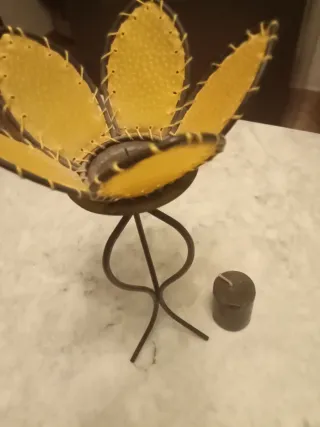 Portacandele in metallo giallo