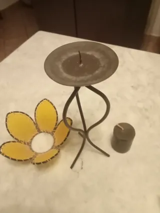 Portacandele in metallo giallo