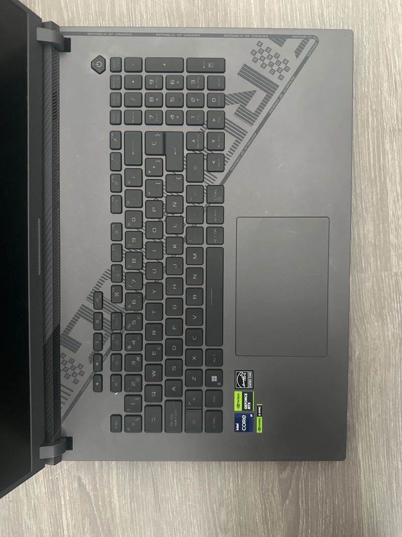 Portátil ASUS ROG Strix G18 G814JI-N6004 Negro afbeelding 2
