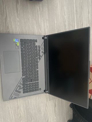 Portátil ASUS ROG Strix G18 G814JI-N6004 Negro