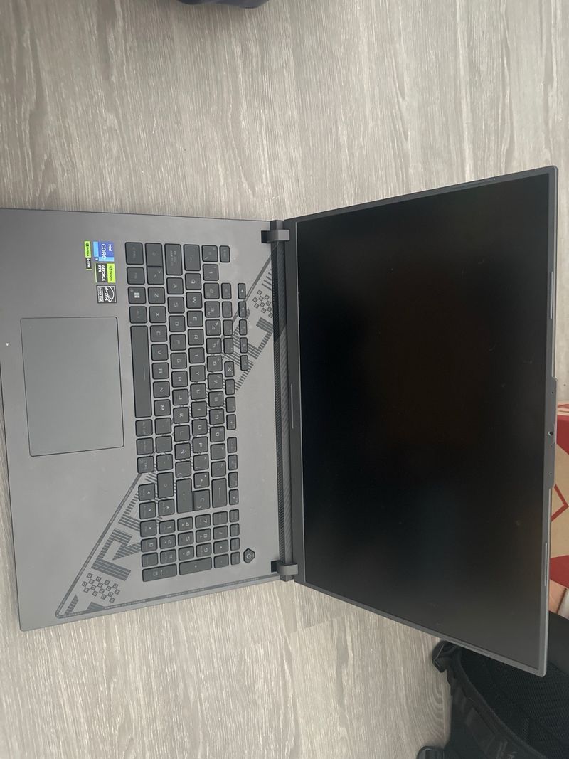 Portátil ASUS ROG Strix G18 G814JI-N6004 Negro afbeelding 3