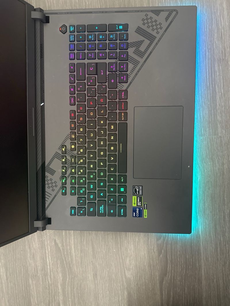Portátil ASUS ROG Strix G18 G814JI-N6004 Negro afbeelding 4