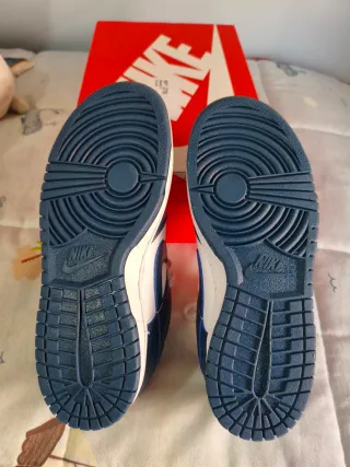 Zapatillas Nike Blancas y Azules