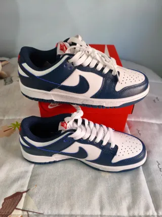 Zapatillas Nike Blancas y Azules