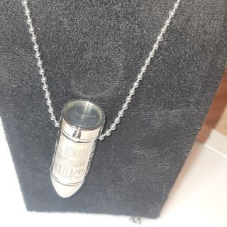 Catenina con ciondolo a forma di proiettile