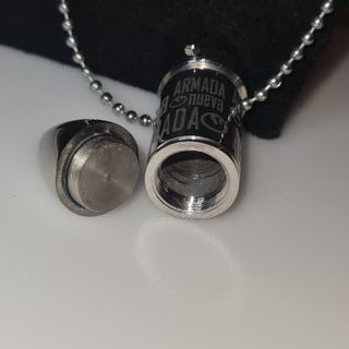 Catenina con ciondolo a forma di proiettile