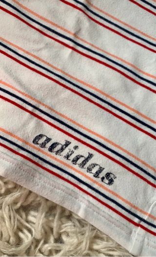 Camiseta deportiva Adidas vintage y2k