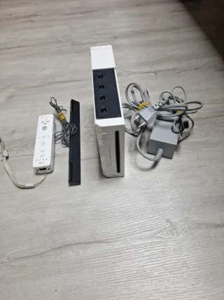 Nintendo Wii Blanca con Mando y Transformador