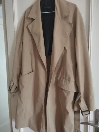 Gabardina Zara Beige Talla M