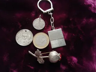 Llavero Plata, Broche Granada, Medallas