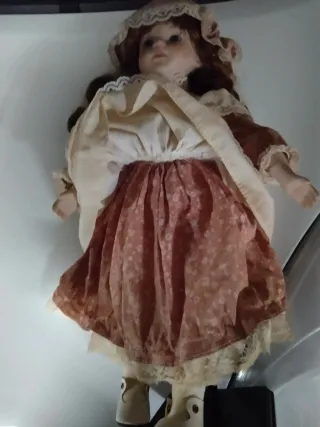 Muñeca antigua de porcelana