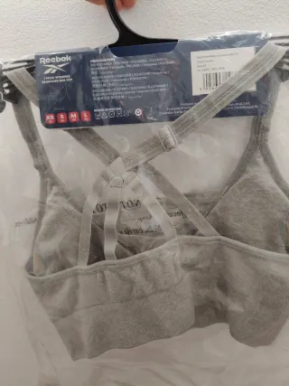 Top deportivo Reebok gris sin estrenar talla XS