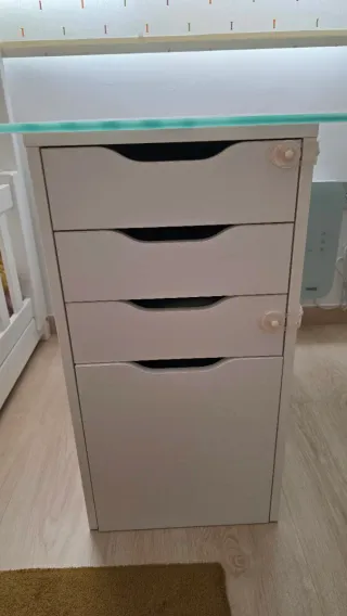 Escritorio de cristal con cajonera y pata blanca y