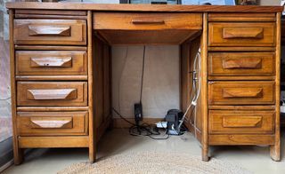 Escritorio antiguo de roble