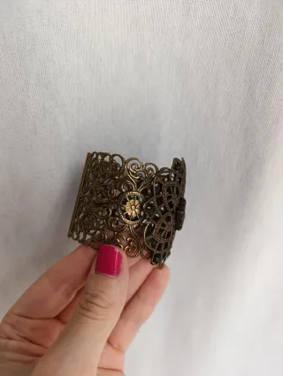 Brazalete con pedrería
