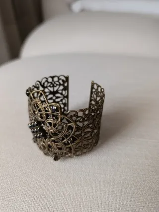 Brazalete con pedrería
