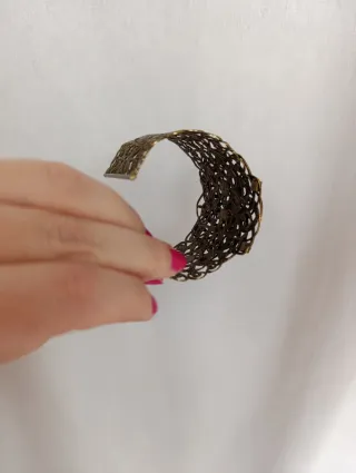 Brazalete con pedrería