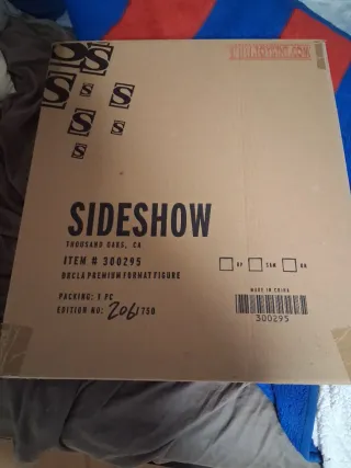 Dracula Premium Format Sideshow