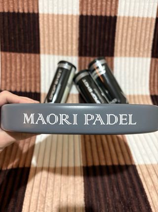 Pala Pádel Maori M1 + 3 Botes Pelota Drop Shot