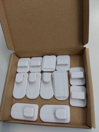 SNAGAROG Organizzatore per Telecomandi TV a Parete, 6 Supporti Adesivi in Plastica Bianca con Ottima Aderenza