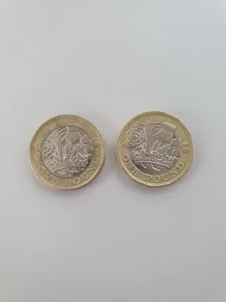 2 Monedas de 1 Libra Esterlina de Isabel ||
