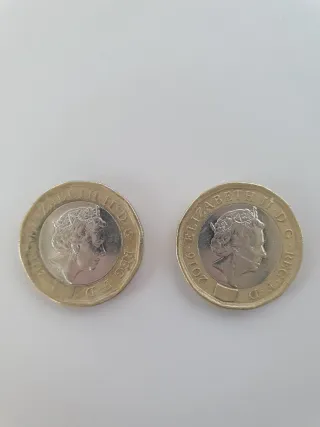2 Monedas de 1 Libra Esterlina de Isabel ||