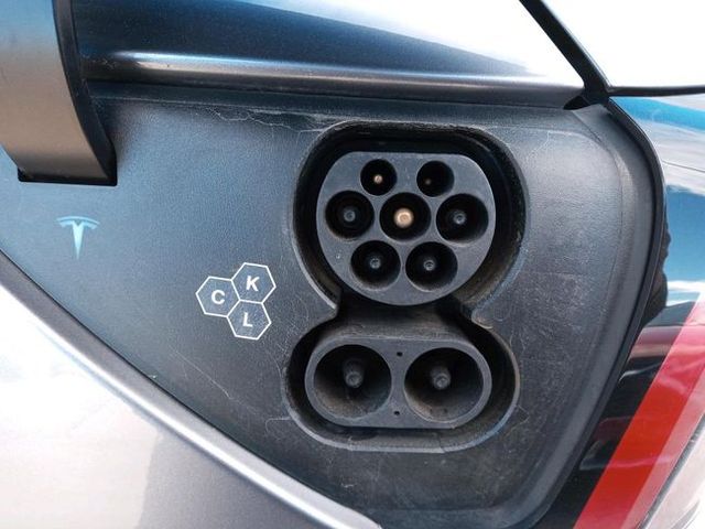 Tesla Model Y Gran Autonomía 4WD