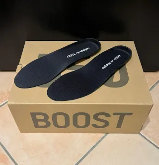 Adidas Yeezy Boost 350 V2 Nero Uomo (42 2/3)